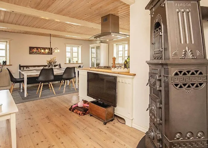 5 Person In Oster Assels-by Traum